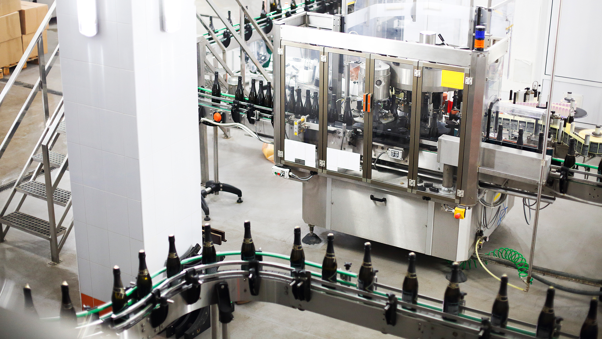 Predictive Maintenance on a High-speed Beverage Bottling Lane